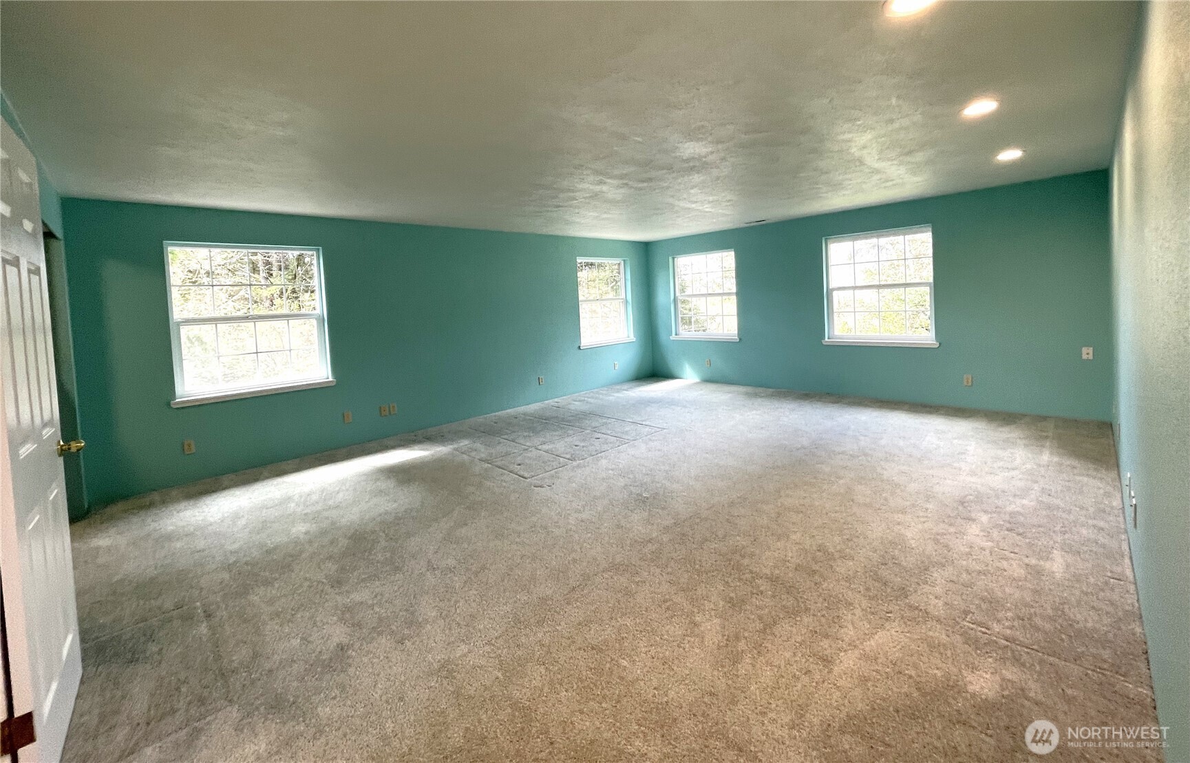 653 Sunset Avenue NE Ocean Shores WA 98569