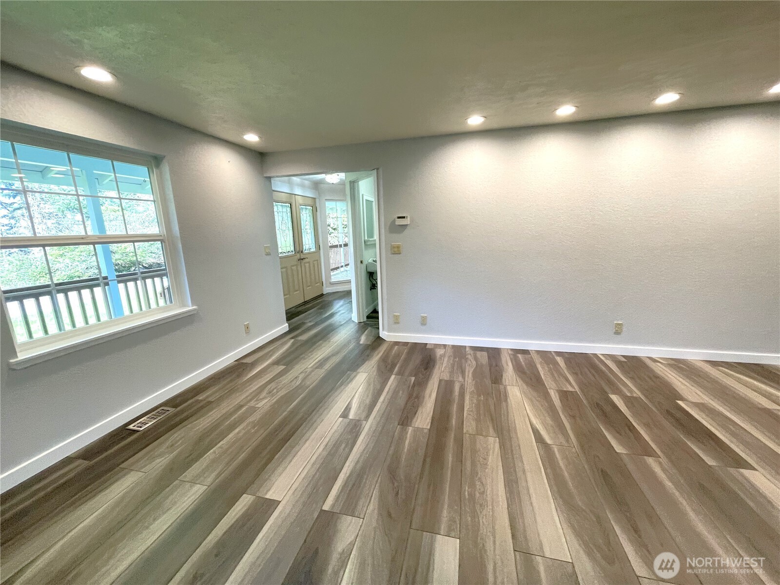 653 Sunset Avenue NE Ocean Shores WA 98569
