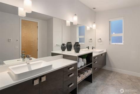 305 24th Avenue E Seattle WA 98112