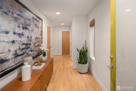 305 24th Avenue E Seattle WA 98112