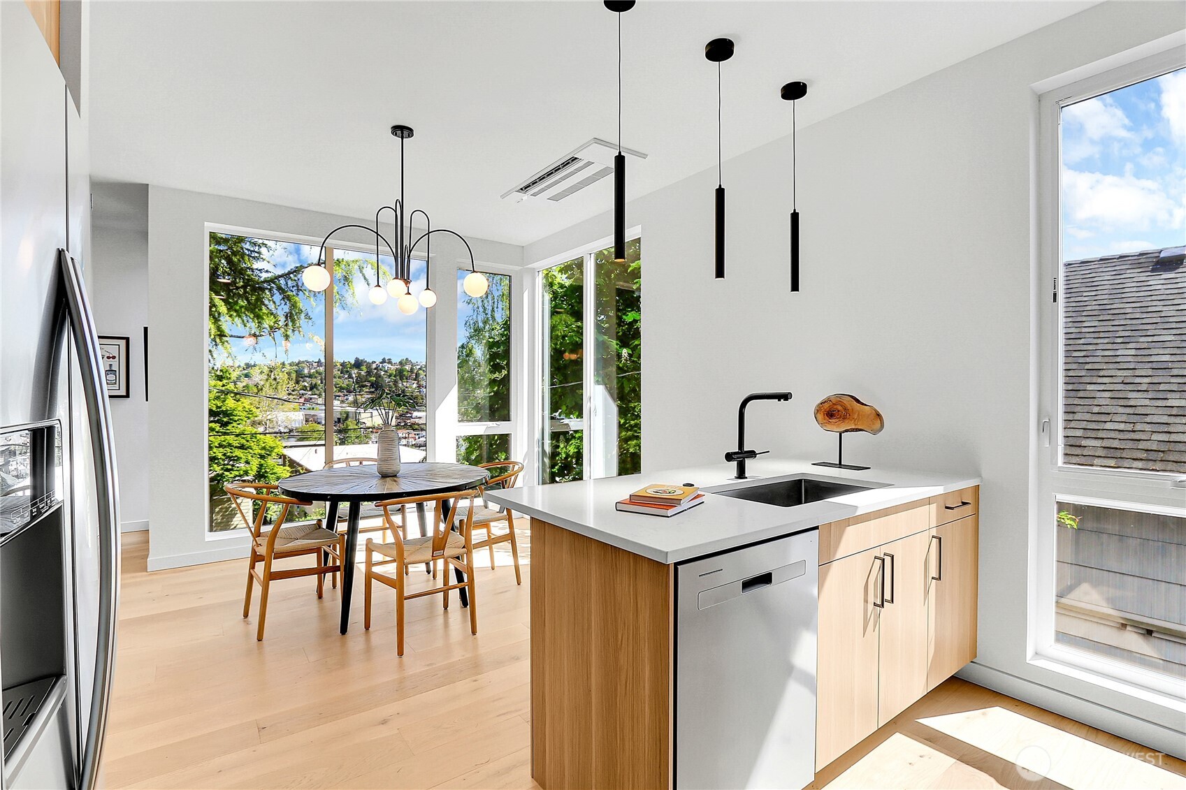 627 W Emerson Street Seattle WA 98119