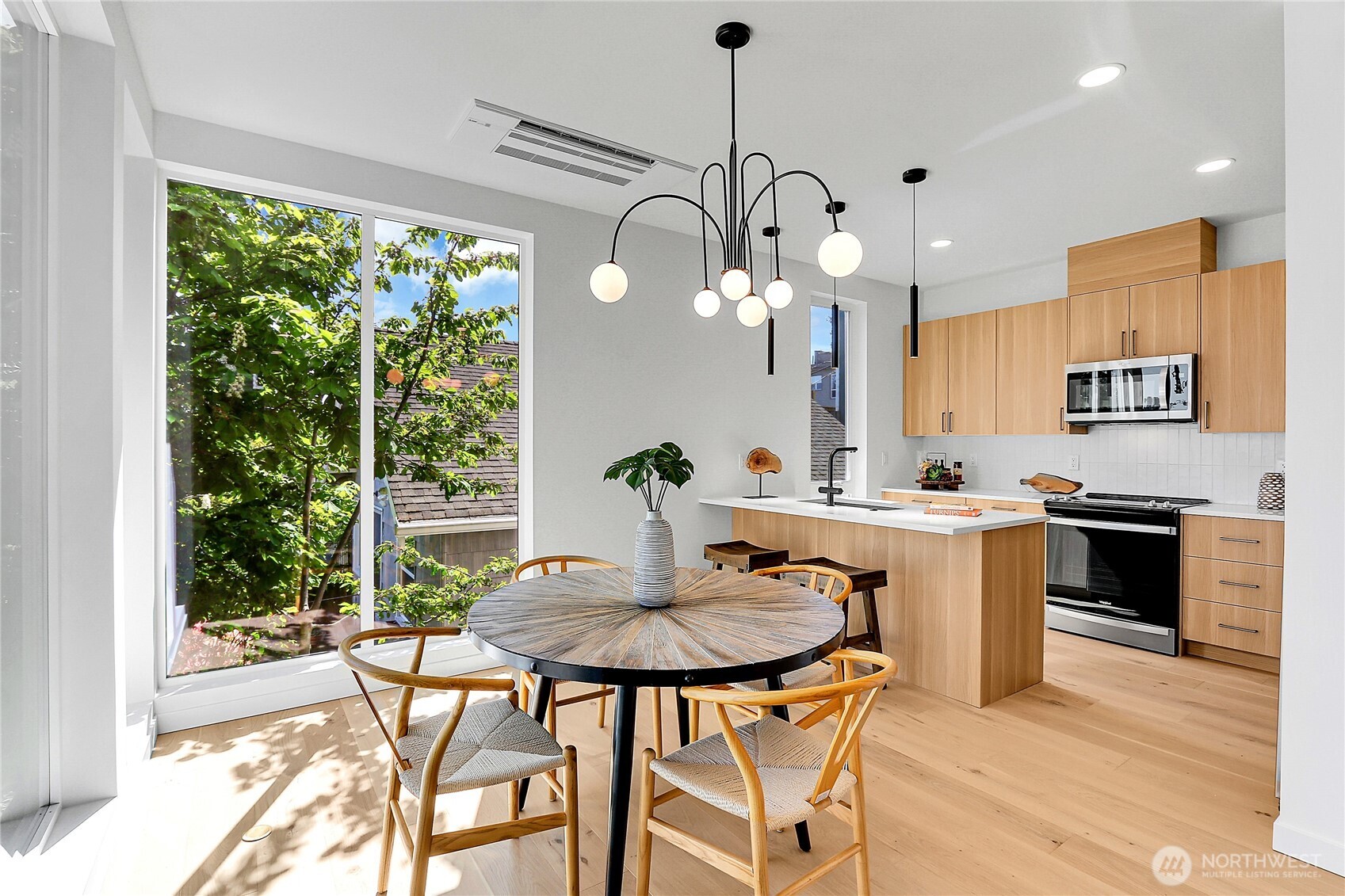 627 W Emerson Street Seattle WA 98119