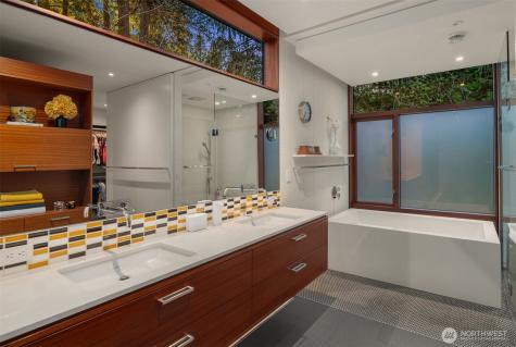 4445 140th Avenue NE Bellevue WA 98005