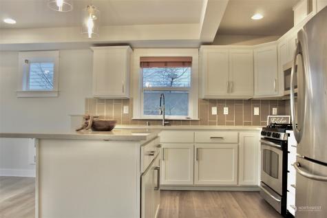 4515 8th Avenue NE Seattle WA 98105