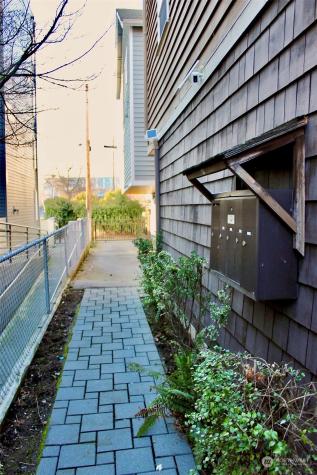 4515 8th Avenue NE Seattle WA 98105