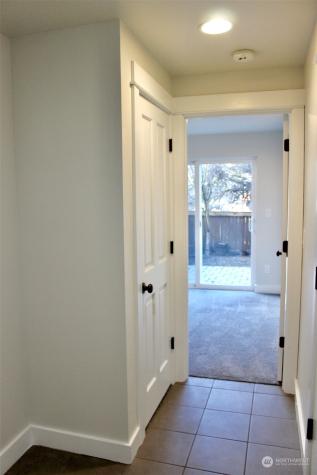 4515 8th Avenue NE Seattle WA 98105