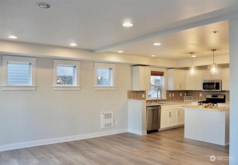 4515 8th Avenue NE Seattle WA 98105
