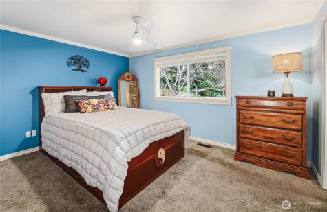 3929 205th Place SW Lynnwood WA 98036
