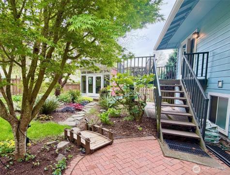 3929 205th Place SW Lynnwood WA 98036