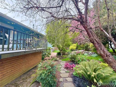 3929 205th Place SW Lynnwood WA 98036