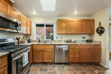 3929 205th Place SW Lynnwood WA 98036