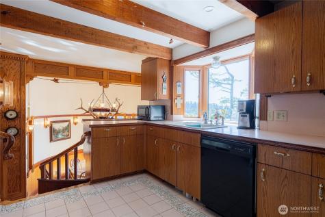 4385 Wildwood Lane Anacortes WA 98221
