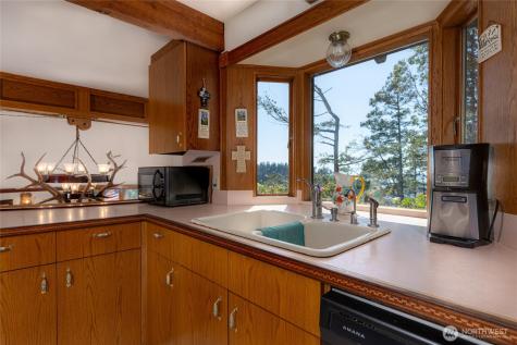 4385 Wildwood Lane Anacortes WA 98221