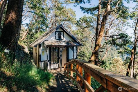 4385 Wildwood Lane Anacortes WA 98221