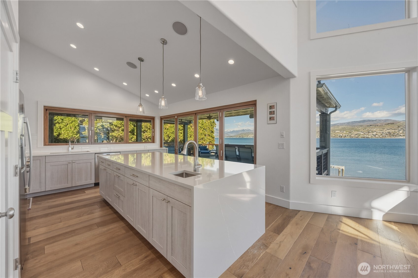 21 Grace Lane Chelan WA 98816