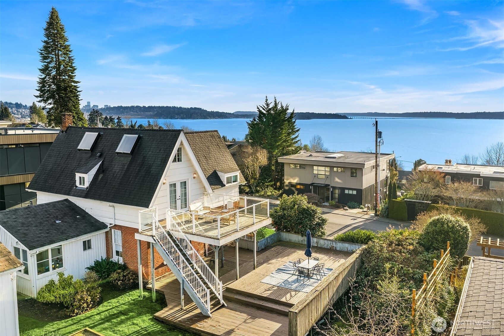 424 8th Avenue W Kirkland WA 98033