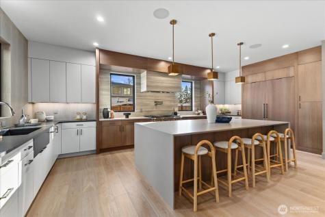 1020 107th Avenue SE Bellevue WA 98004