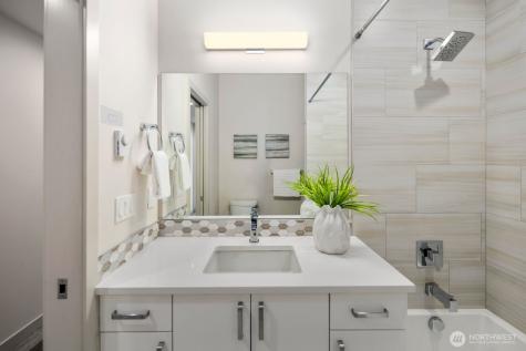 8042 35th Avenue NE Seattle WA 98115
