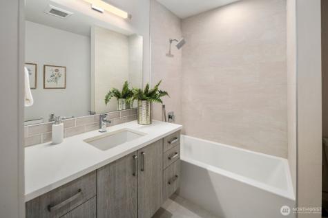 8042 35th Avenue NE Seattle WA 98115