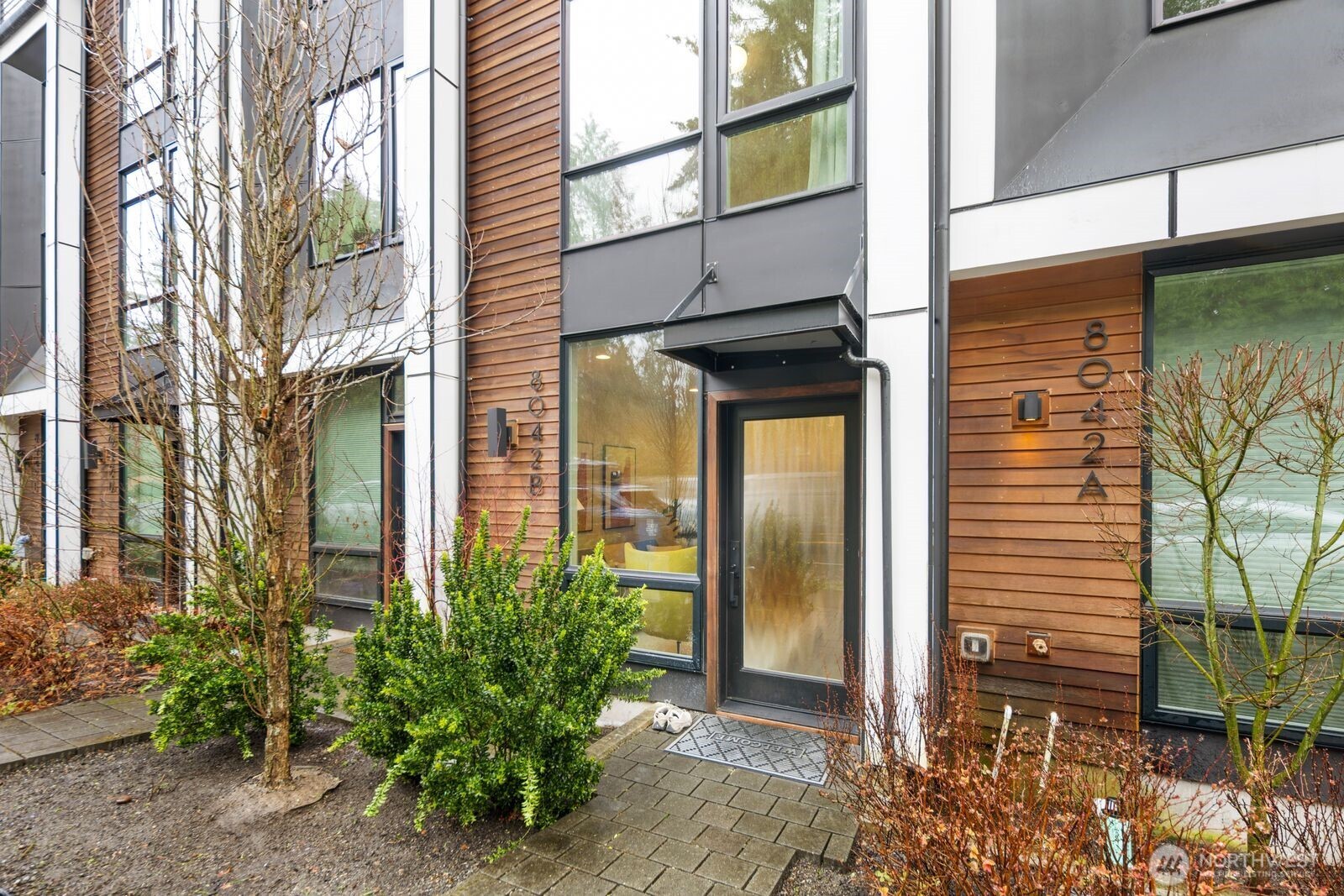 8042 35th Avenue NE Seattle WA 98115
