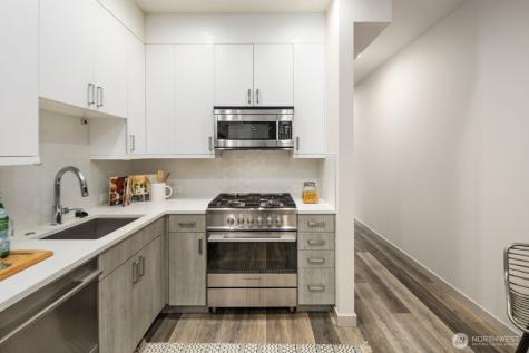 8042 35th Avenue NE Seattle WA 98115