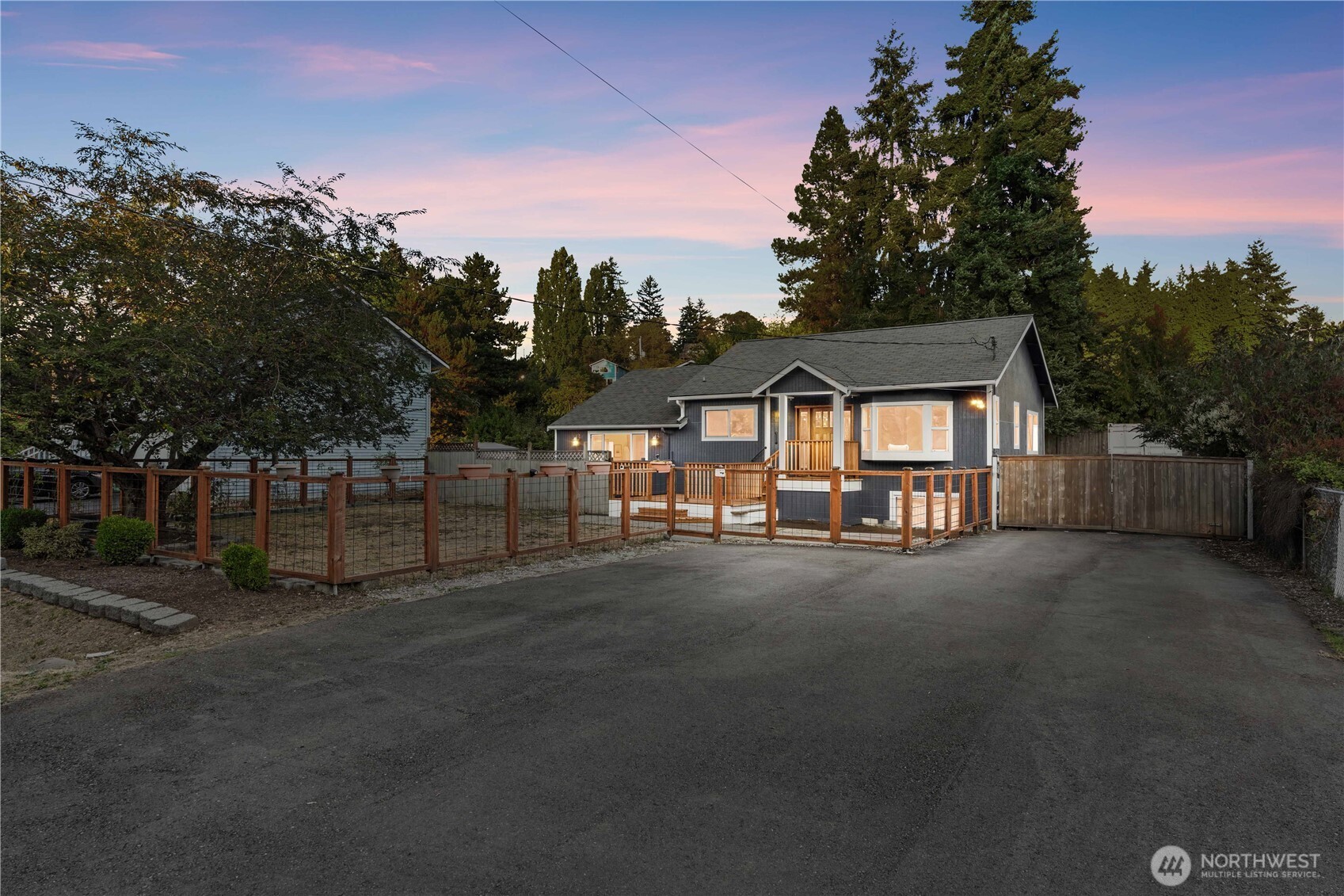 11086 25th Avenue SW Seattle WA 98146