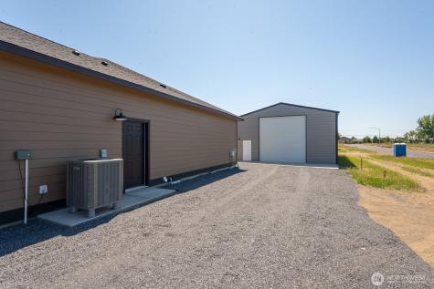 6425 NE Road 2.15 Moses Lake WA 98837