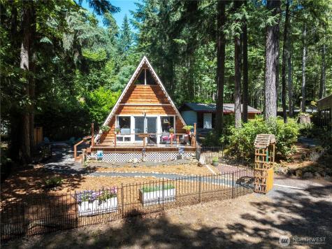 371 N Wynoochee Drive Hoodsport WA 98548