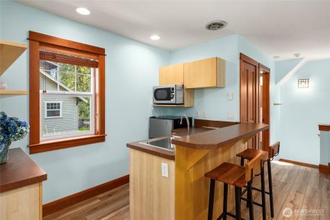 14340 Shasta Lane NE Bainbridge Island WA 98110