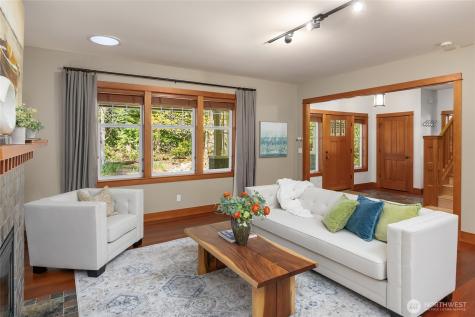 14340 Shasta Lane NE Bainbridge Island WA 98110