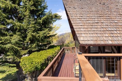417 Perry Street Winthrop WA 98862