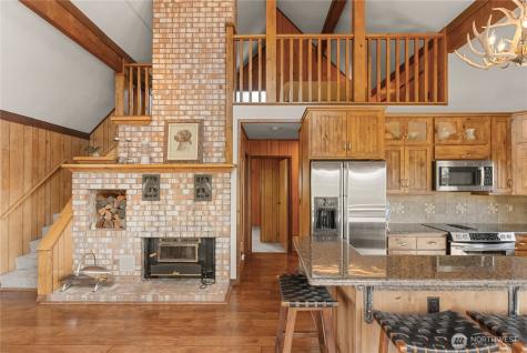417 Perry Street Winthrop WA 98862