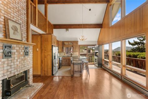 417 Perry Street Winthrop WA 98862