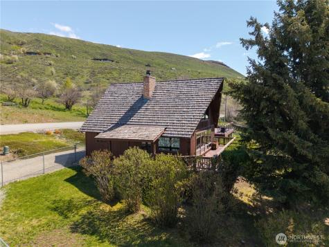 417 Perry Street Winthrop WA 98862