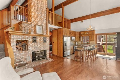 417 Perry Street Winthrop WA 98862