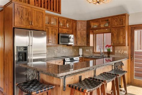 417 Perry Street Winthrop WA 98862