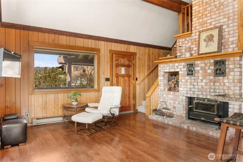 417 Perry Street Winthrop WA 98862