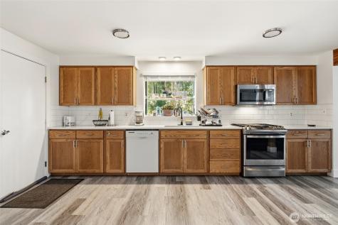 18320 Corliss Avenue N Shoreline WA 98133