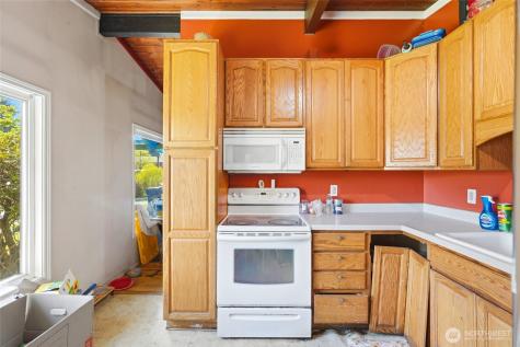 4207 225th Street SW Mountlake Terrace WA 98043
