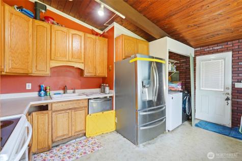 4207 225th Street SW Mountlake Terrace WA 98043