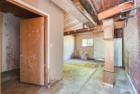 4207 225th Street SW Mountlake Terrace WA 98043