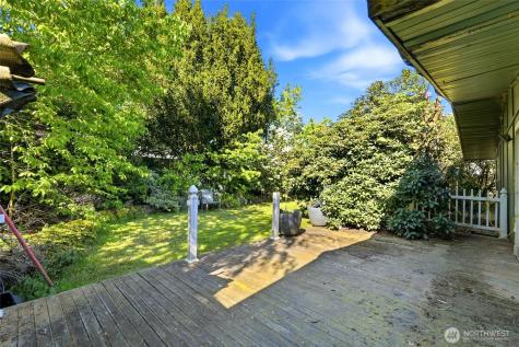 4207 225th Street SW Mountlake Terrace WA 98043