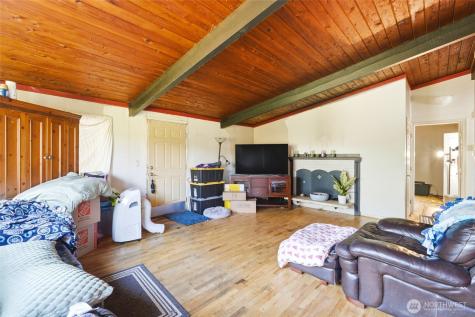 4207 225th Street SW Mountlake Terrace WA 98043
