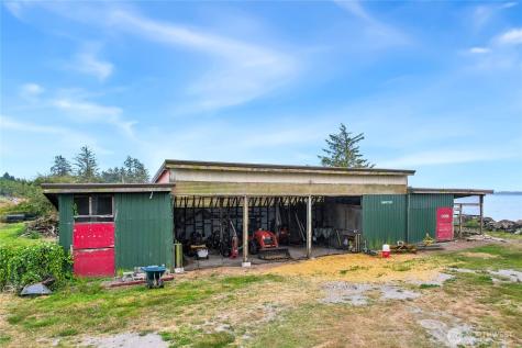 1970 State Route 105 Aberdeen WA 98520