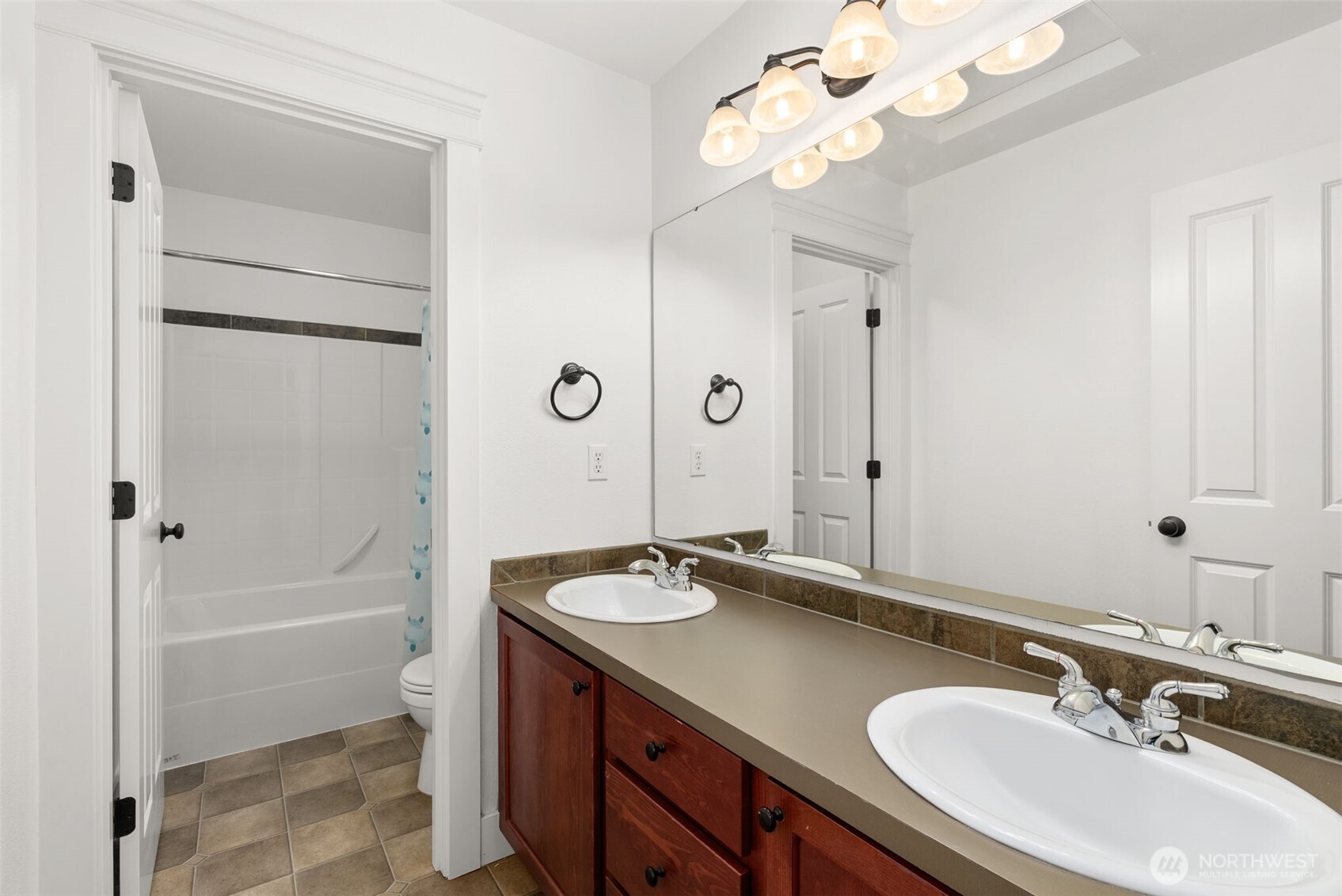 4433 NE Cashmere Lacey WA 98516