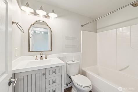 1724 147th Place SW Lynnwood WA 98087