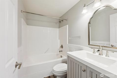 1724 147th Place SW Lynnwood WA 98087