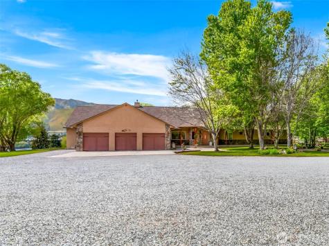2720 NW Cascade Avenue East Wenatchee WA 98802