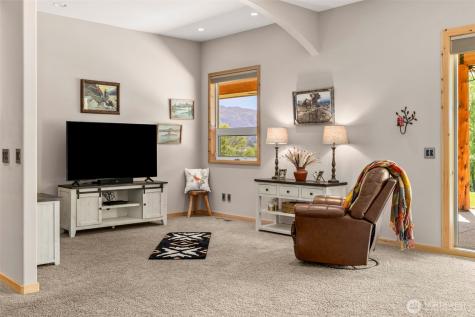2720 NW Cascade Avenue East Wenatchee WA 98802