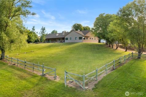 2720 NW Cascade Avenue East Wenatchee WA 98802